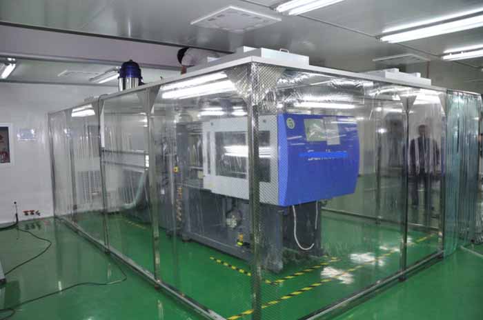 普通潔凈棚主要由箱體、FFU風(fēng)機(jī)、初效過(guò)濾器、高效過(guò)濾器、阻尼層、燈具等組成，外殼噴塑。